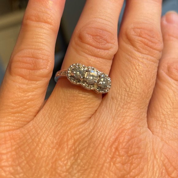 Antique 18kt White Gold 3 Stone Diamond Ring 1.25tcw - Picture 5 of 8